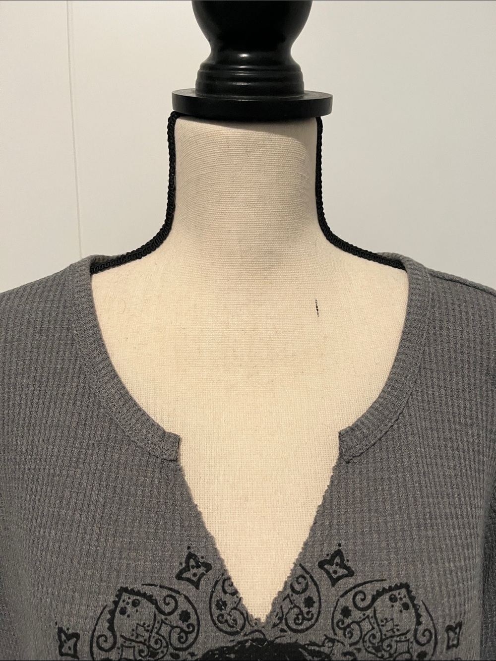 Torrid Stevie Nicks Music Graphic Design Waffle Knit V-Neck Thermal Top - Picture 5 of 12